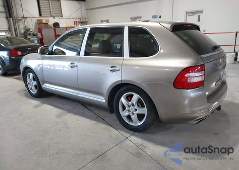 2004 Porsche Cayenne Turbo z USA, uszkodzony, nr VIN WP1AC29P94LA91103